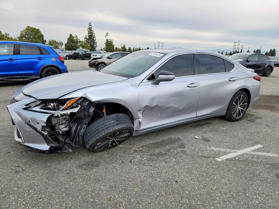 2024 LEXUS ES