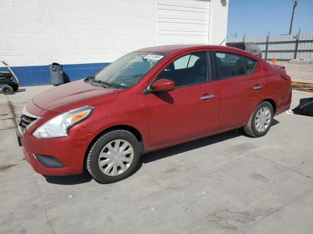 2015 NISSAN Versa