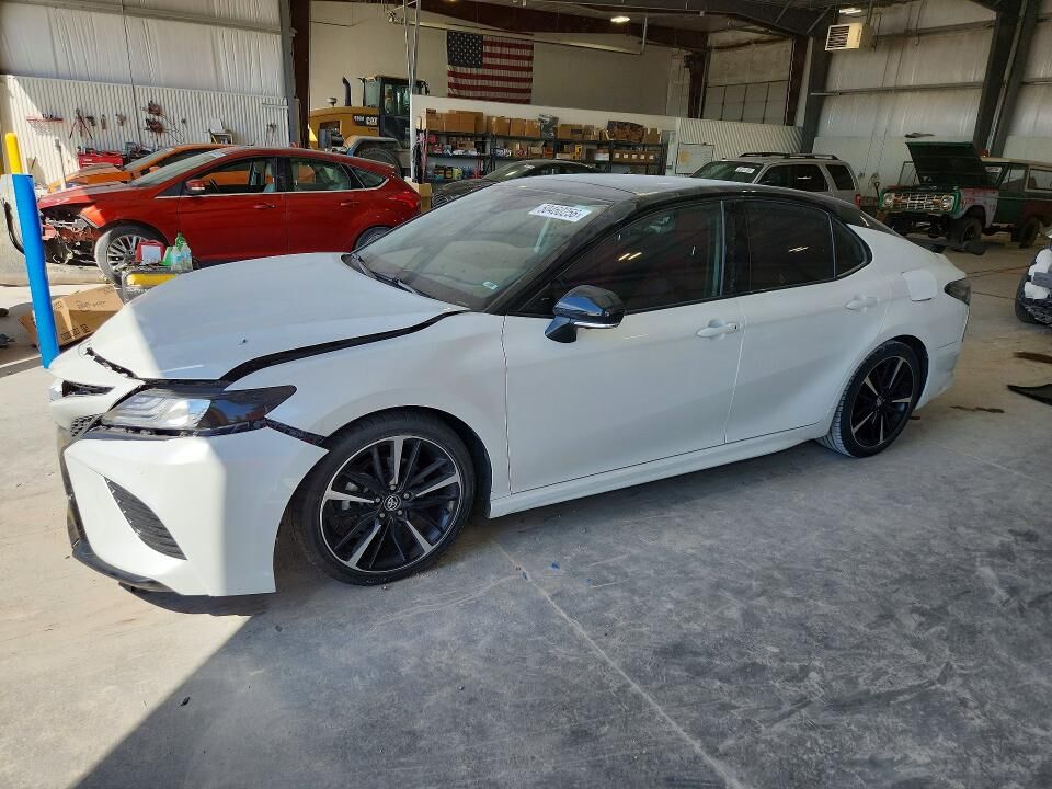 2020 TOYOTA Camry