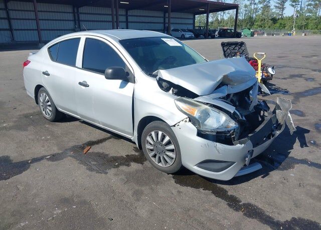 2015 NISSAN Versa
