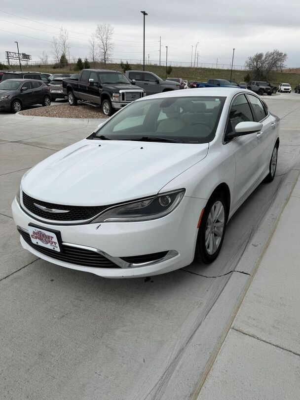 2015 CHRYSLER 200