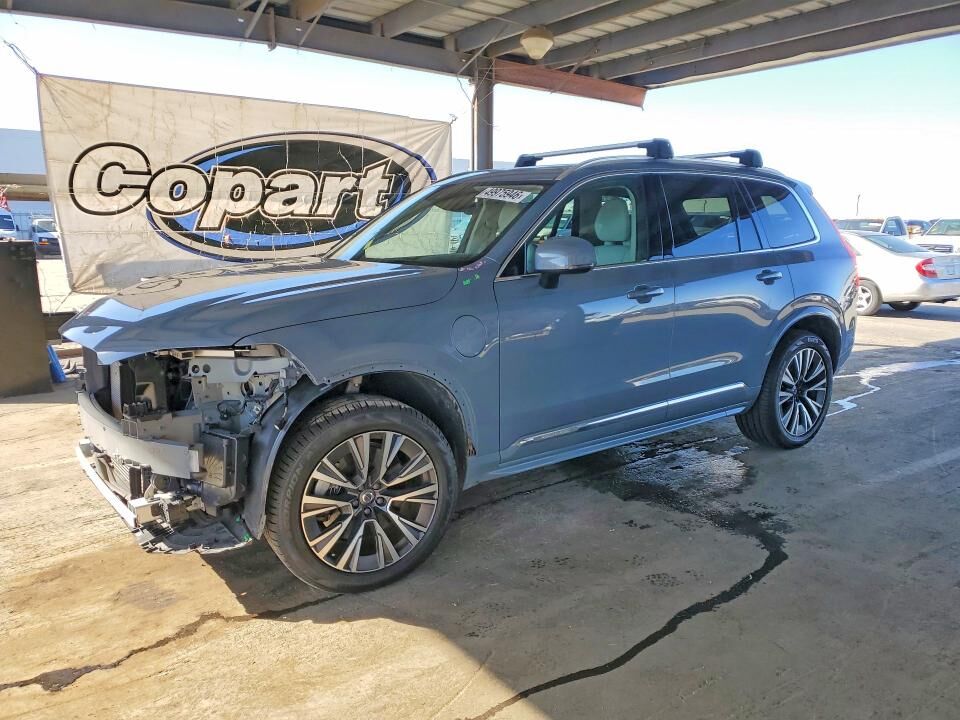 2021 VOLVO XC90