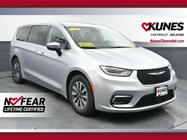 2023 CHRYSLER Pacifica