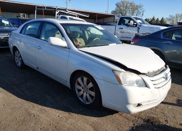 2005 TOYOTA Avalon