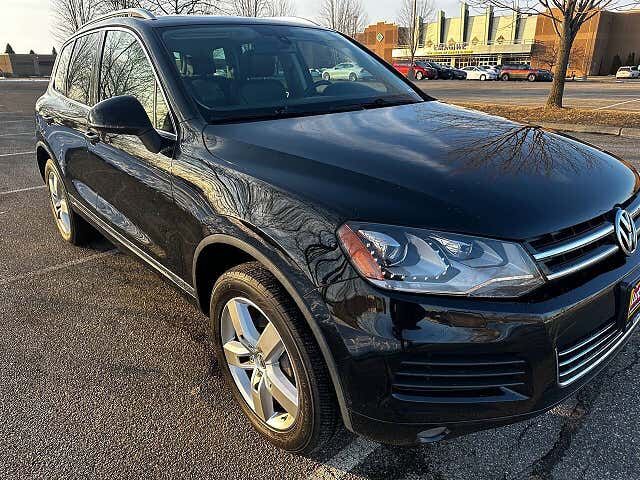 2013 VOLKSWAGEN Touareg