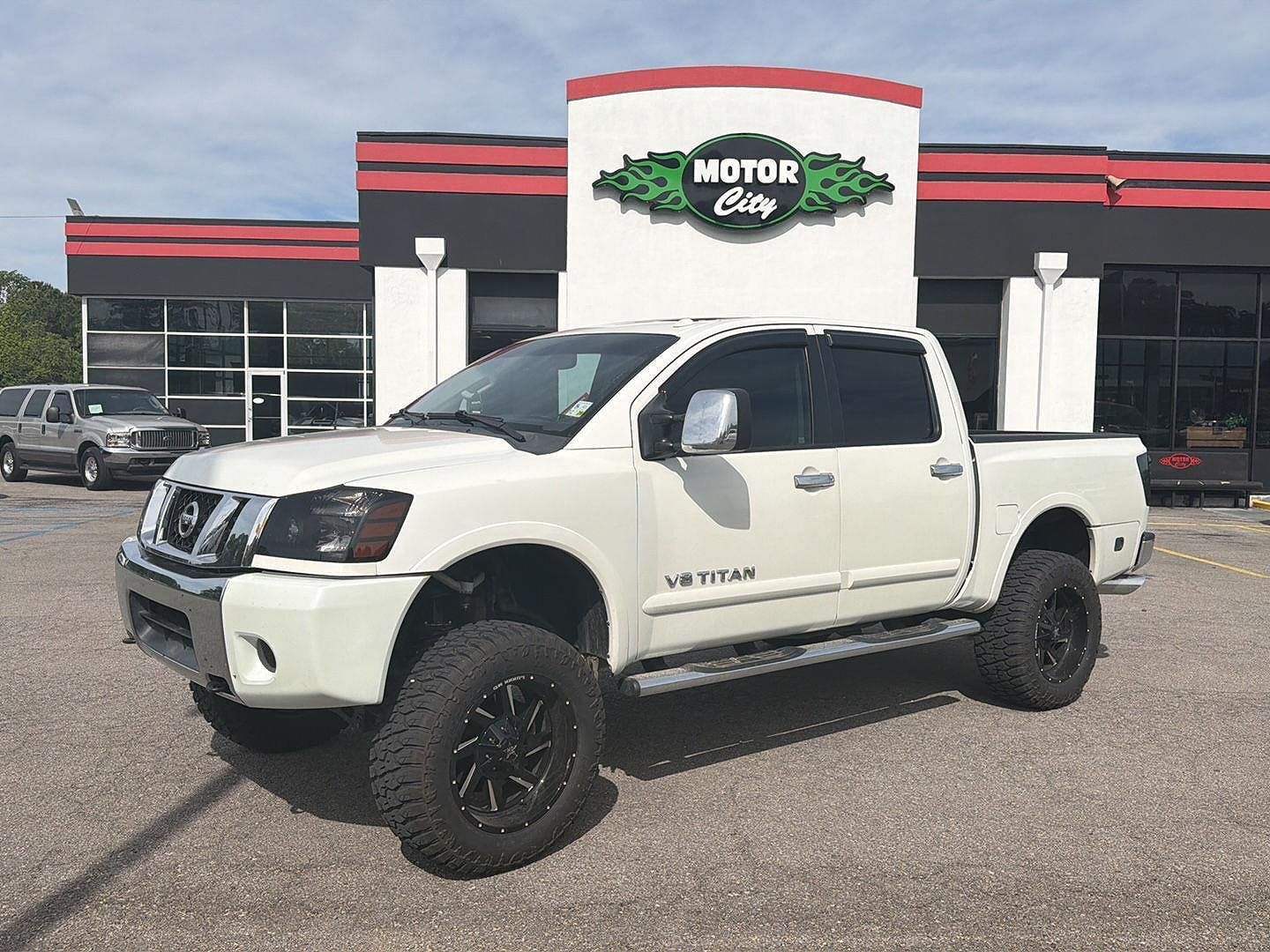2015 NISSAN Titan
