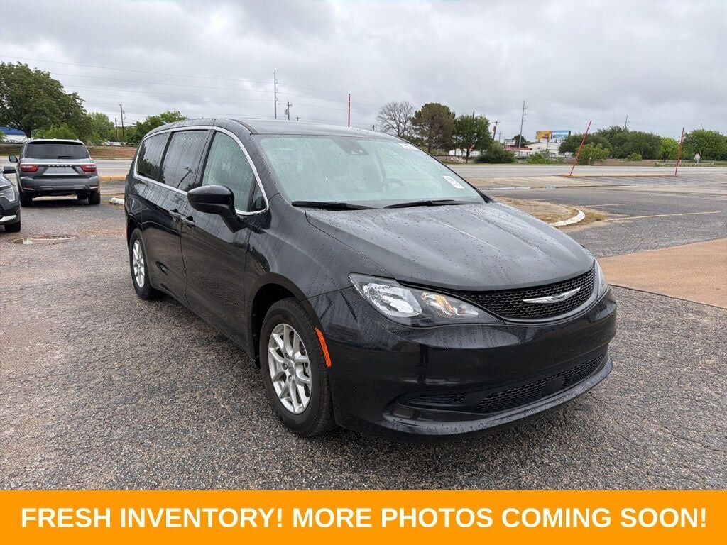 2023 CHRYSLER Voyager