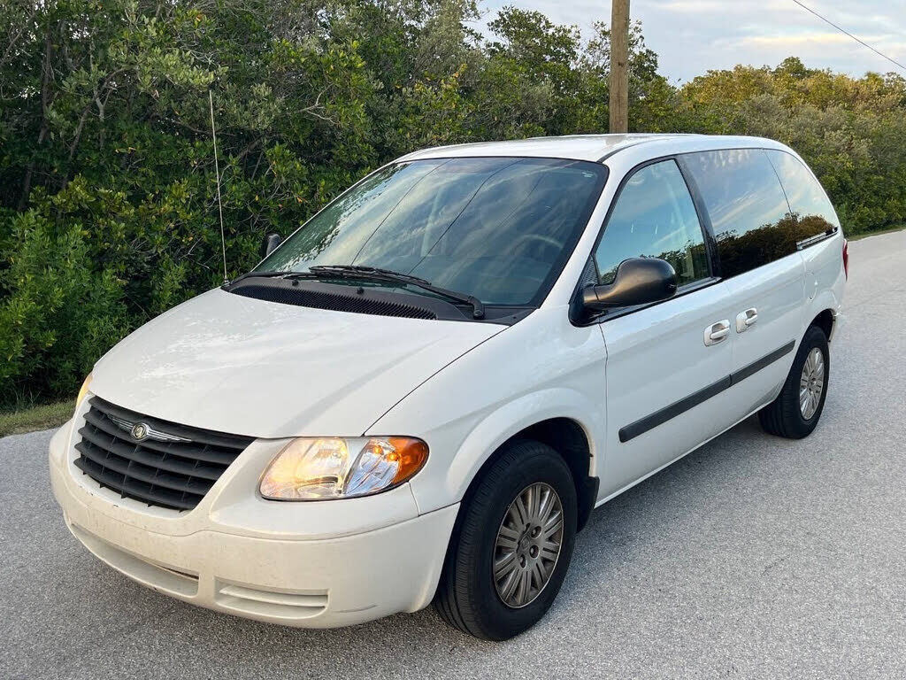 2005 CHRYSLER Town and Country