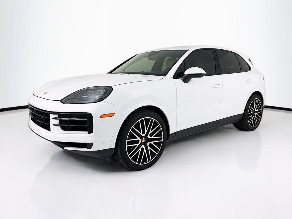 2024 PORSCHE Cayenne