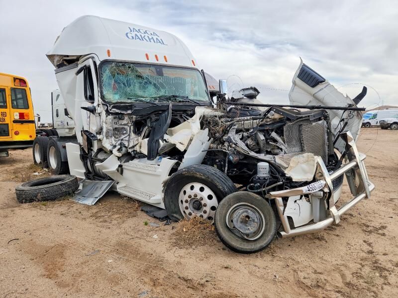 2018 FREIGHTLINER New Cascadia 126" Sleepercab