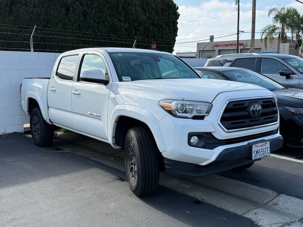 2018 TOYOTA Tacoma