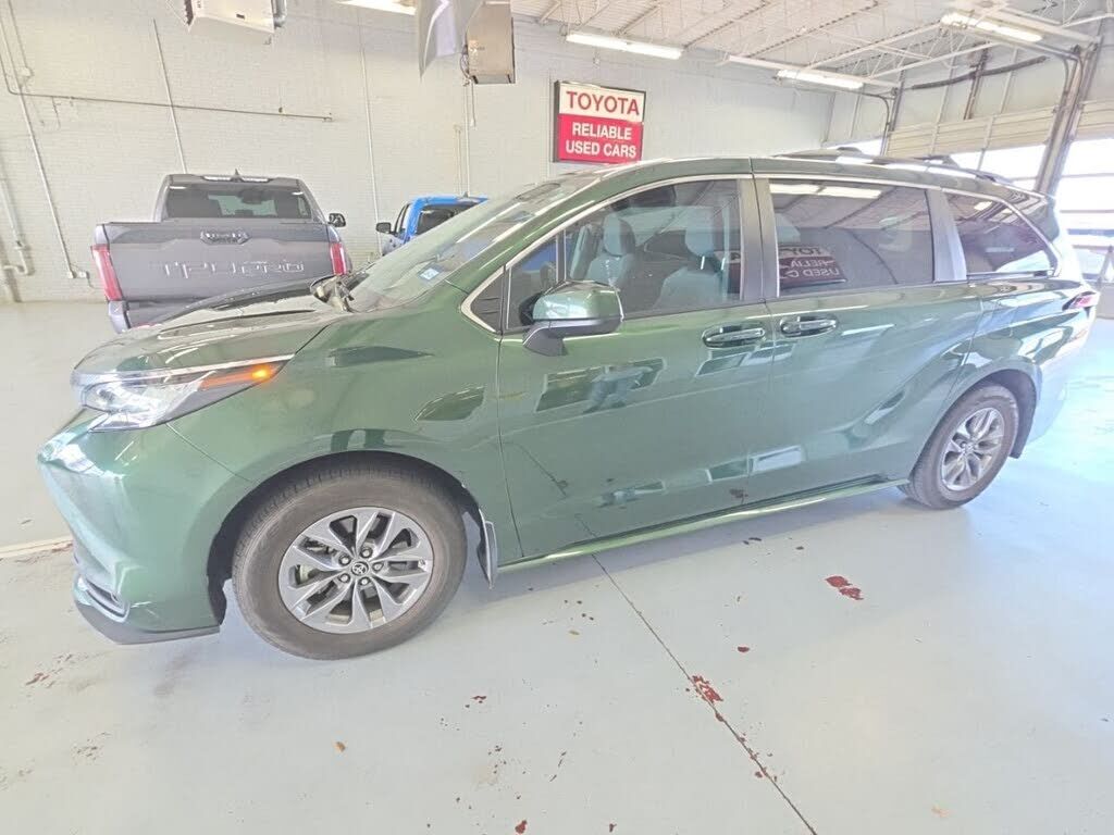 2022 TOYOTA Sienna
