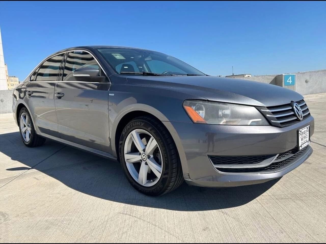 2014 VOLKSWAGEN Passat