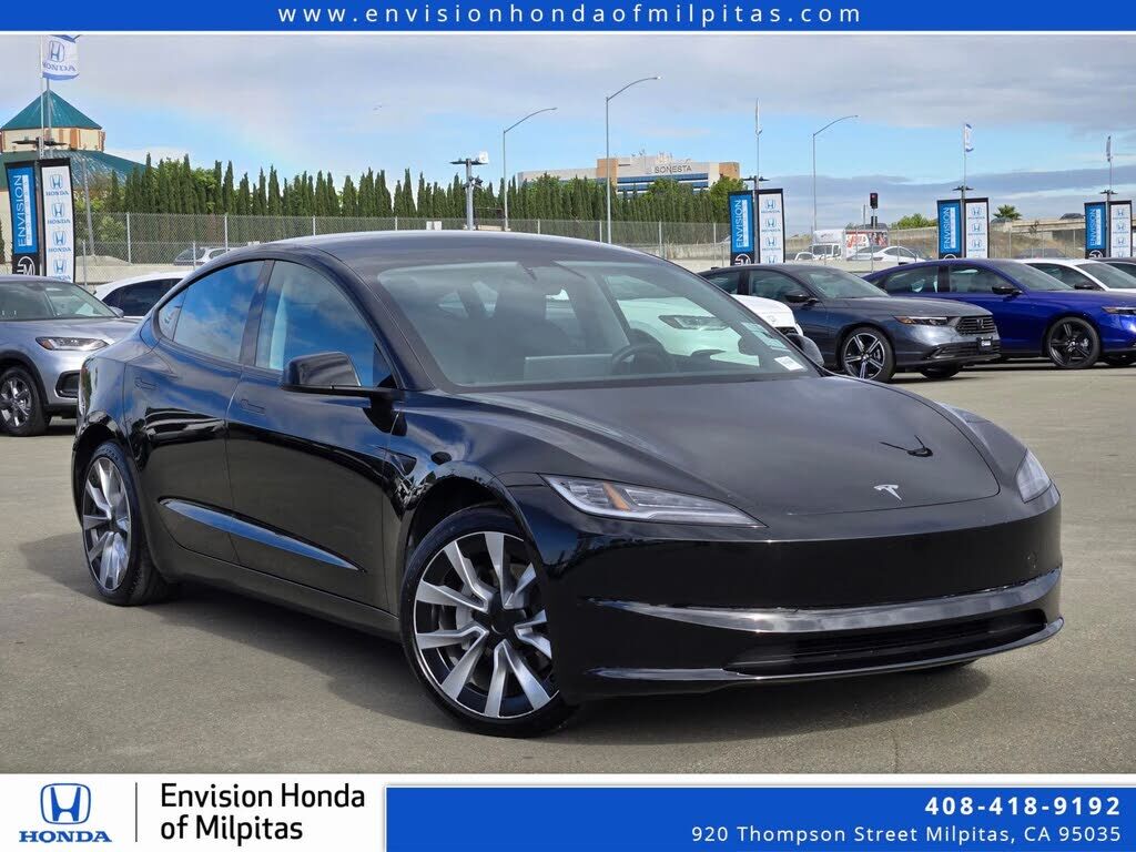 2025 TESLA Model 3