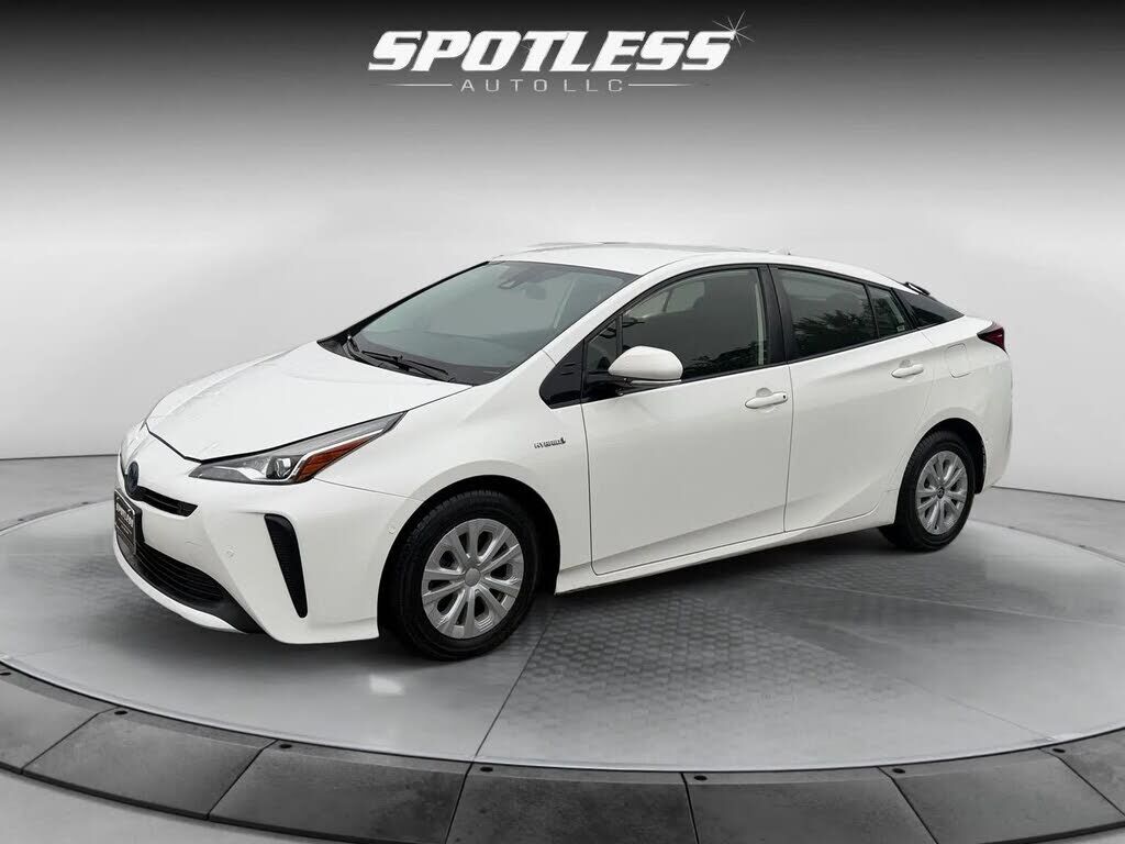 2019 TOYOTA PRIUS