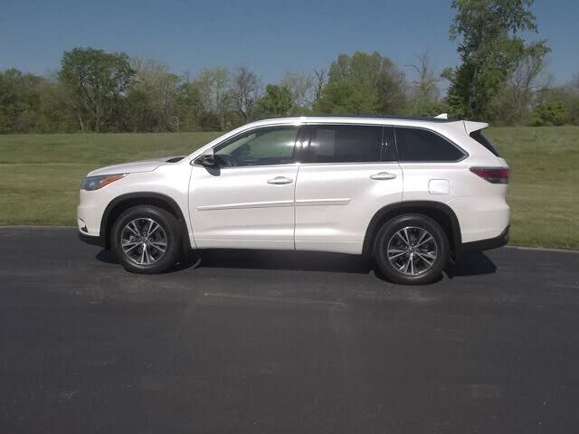 2016 TOYOTA Highlander