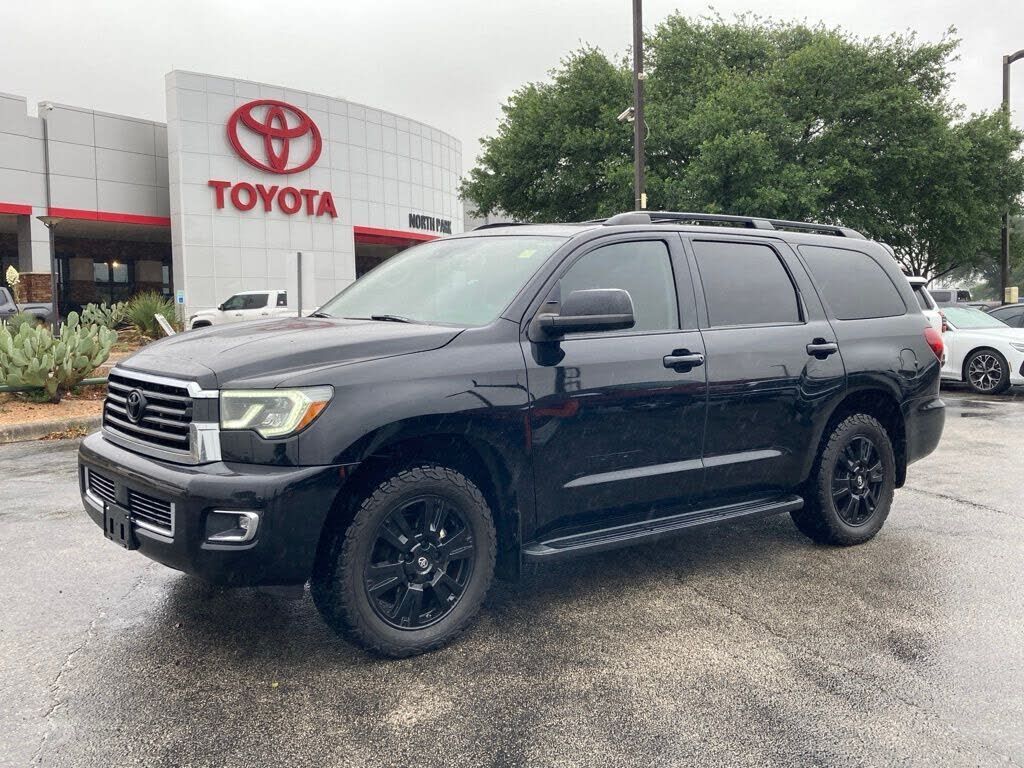 2020 TOYOTA Sequoia
