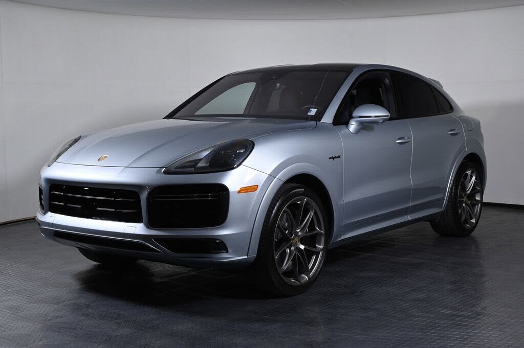 2023 PORSCHE Cayenne