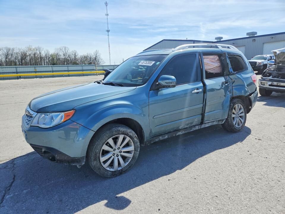 2013 SUBARU Forester