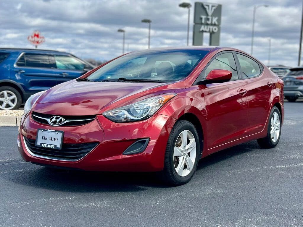 2013 HYUNDAI Elantra