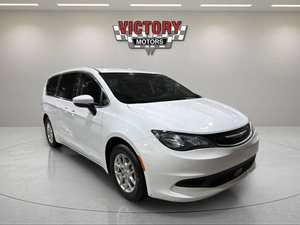 2023 CHRYSLER Voyager