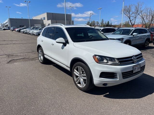 2013 VOLKSWAGEN Touareg