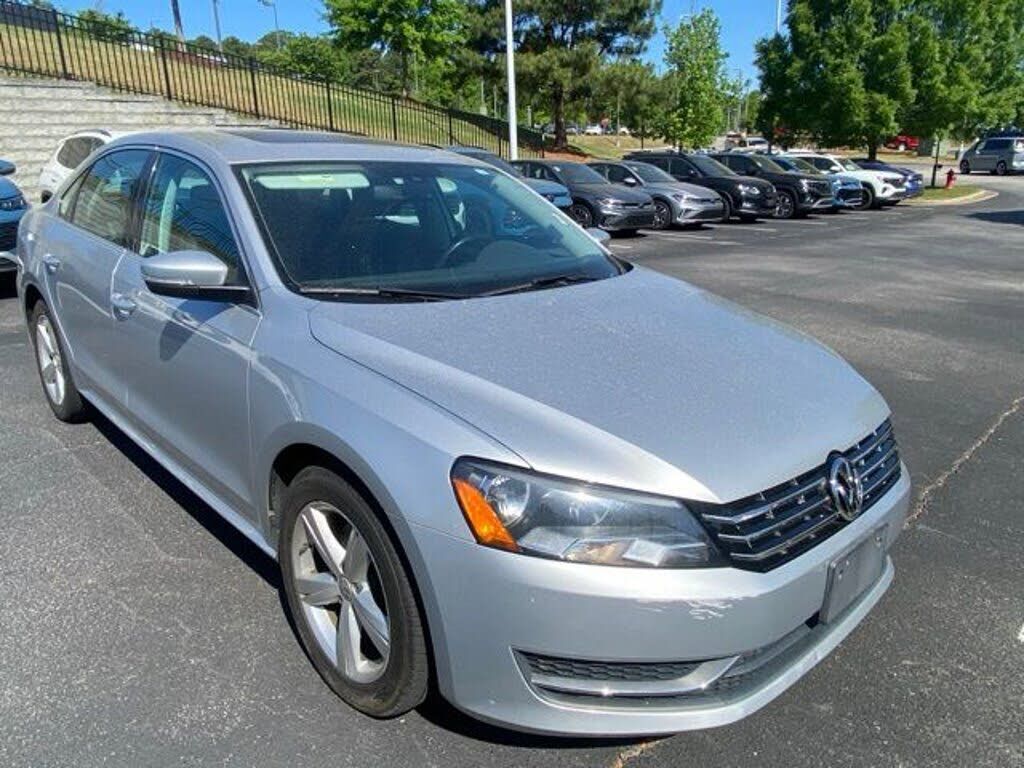 2013 VOLKSWAGEN Passat
