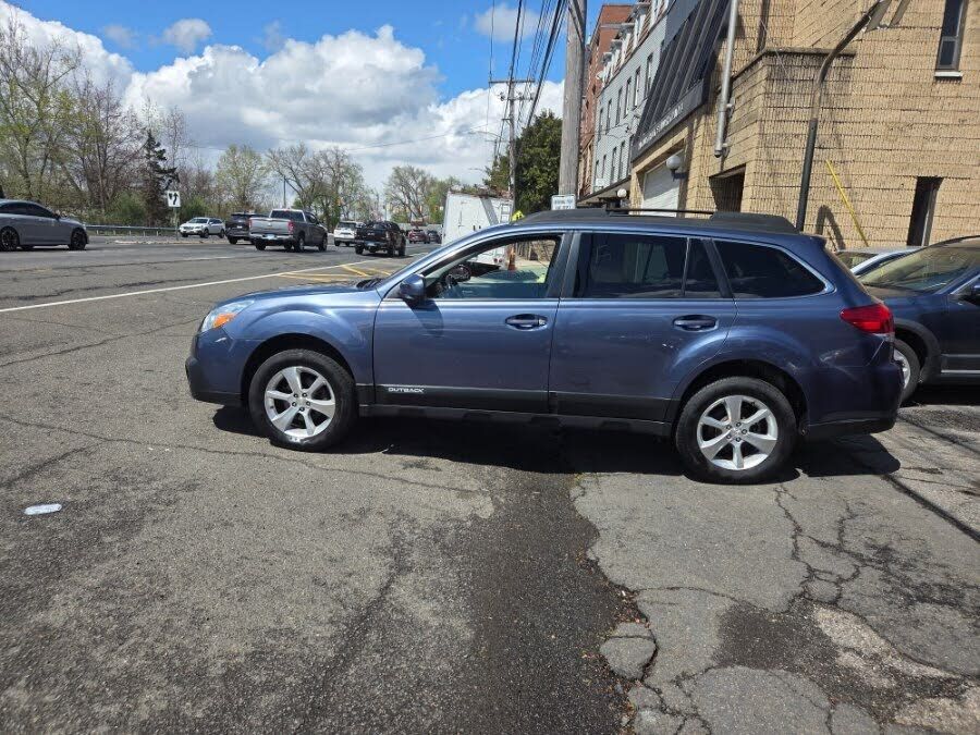 2013 SUBARU Outback