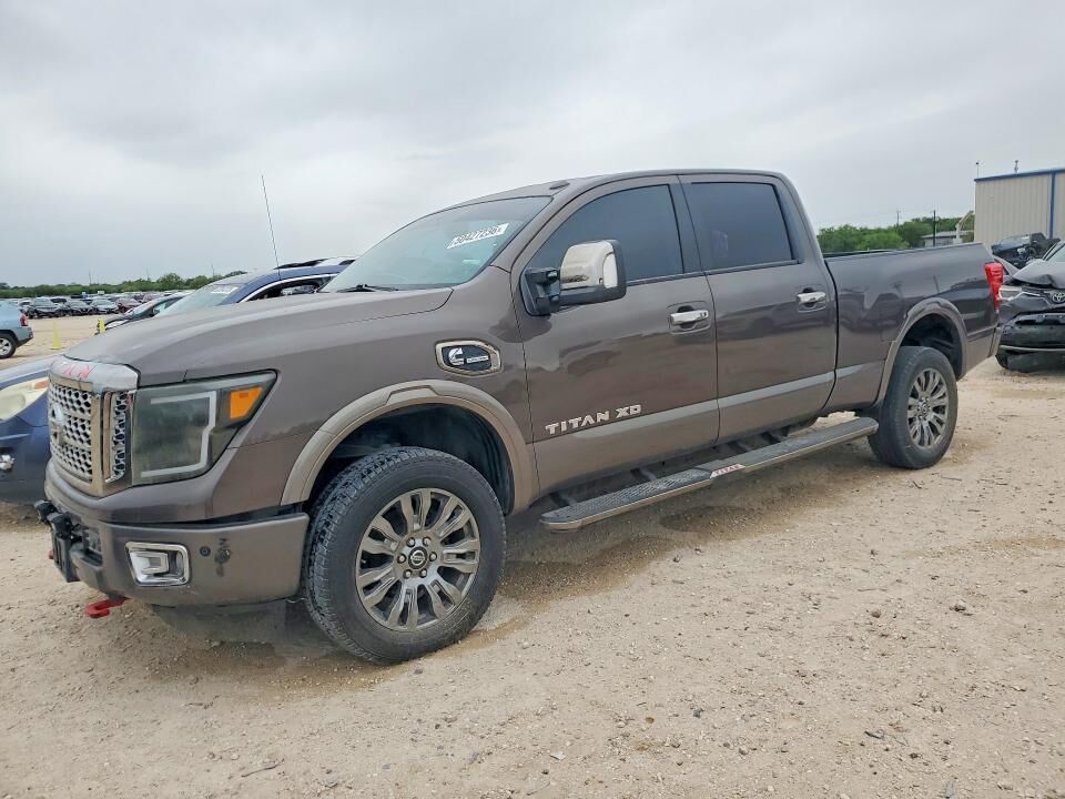 2016 NISSAN Titan