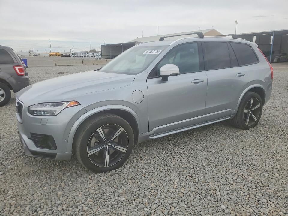 2017 VOLVO XC90