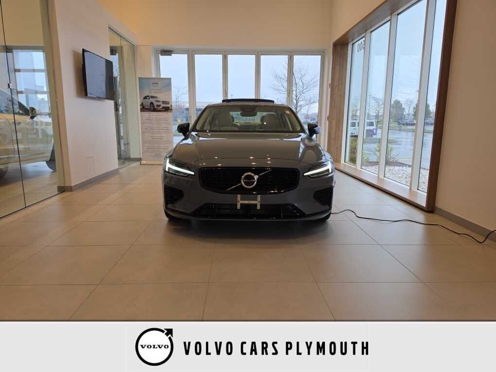 2024 VOLVO S60