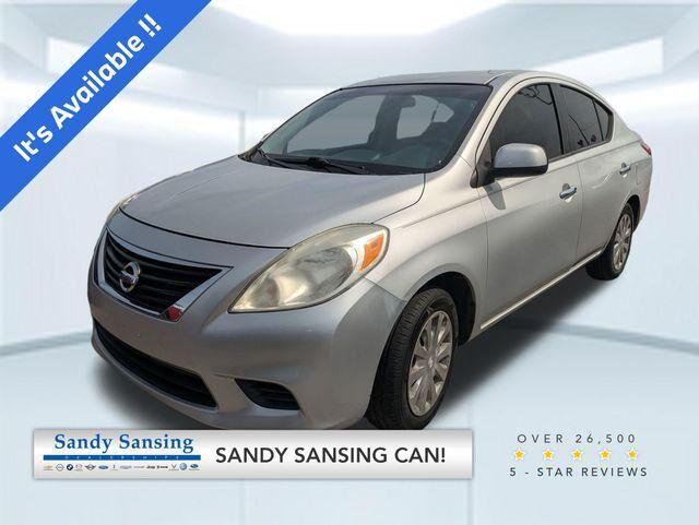 2013 NISSAN Versa
