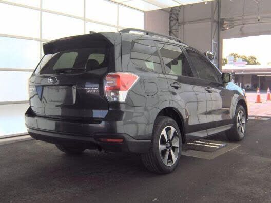 2017 SUBARU Forester