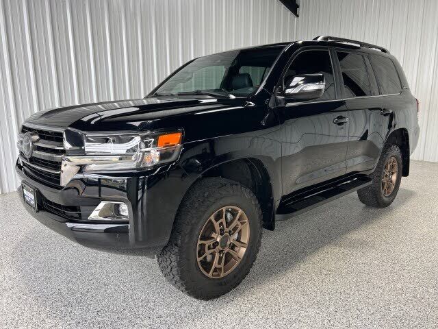 2021 TOYOTA Land Cruiser