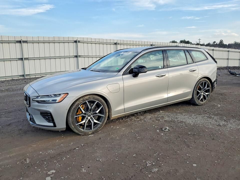 2024 VOLVO V60