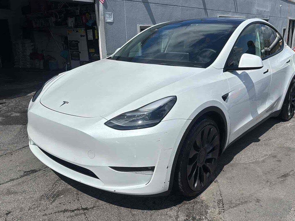2022 TESLA Model Y