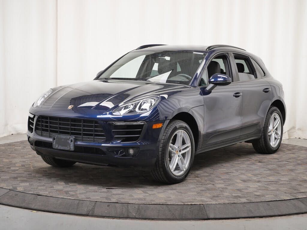 2018 PORSCHE Macan