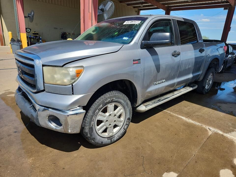 2010 TOYOTA Tundra