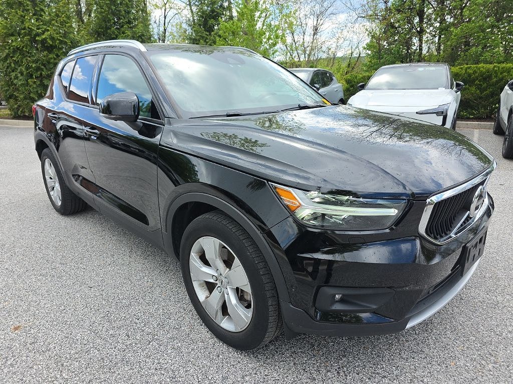 2019 VOLVO XC40