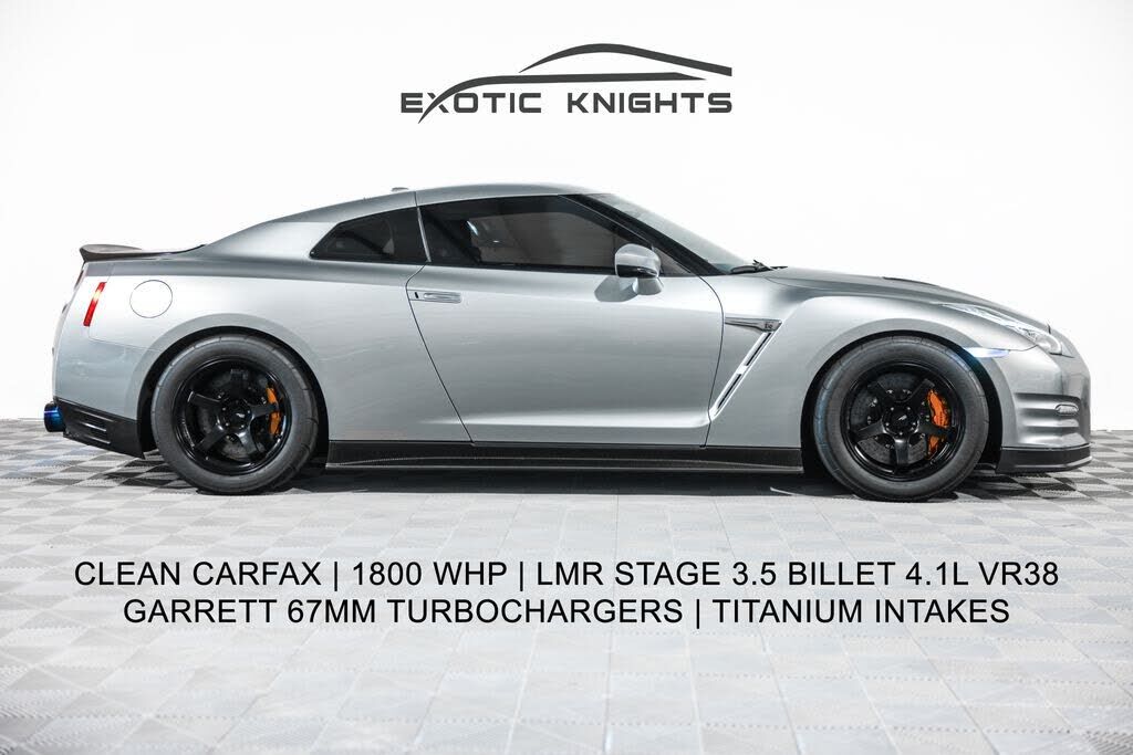2015 NISSAN GT-R