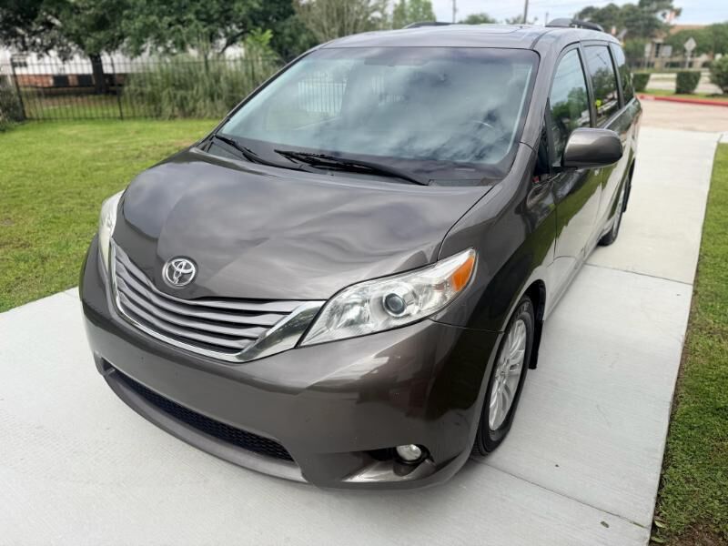 2016 TOYOTA Sienna