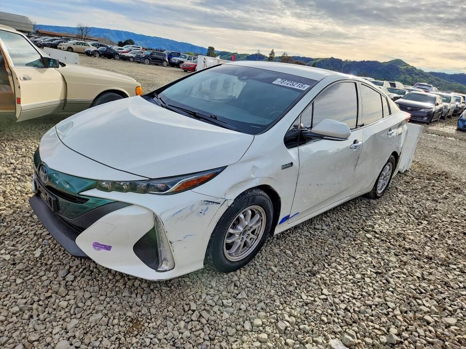 2019 TOYOTA Prius