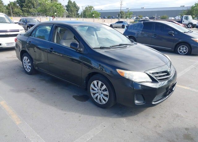 2013 TOYOTA Corolla