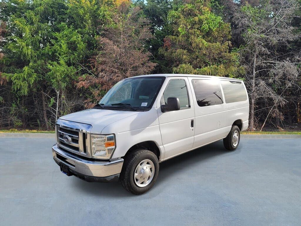 2011 FORD E-350