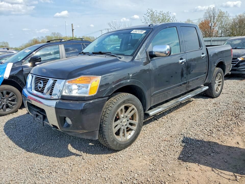2014 NISSAN Titan
