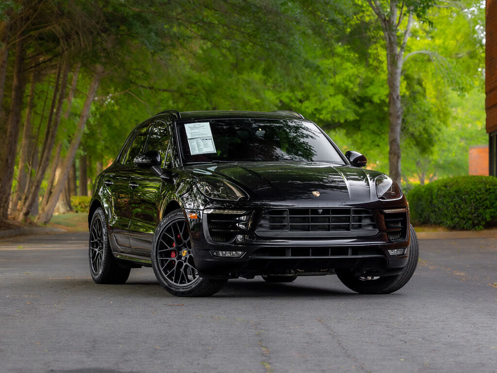 2017 PORSCHE Macan