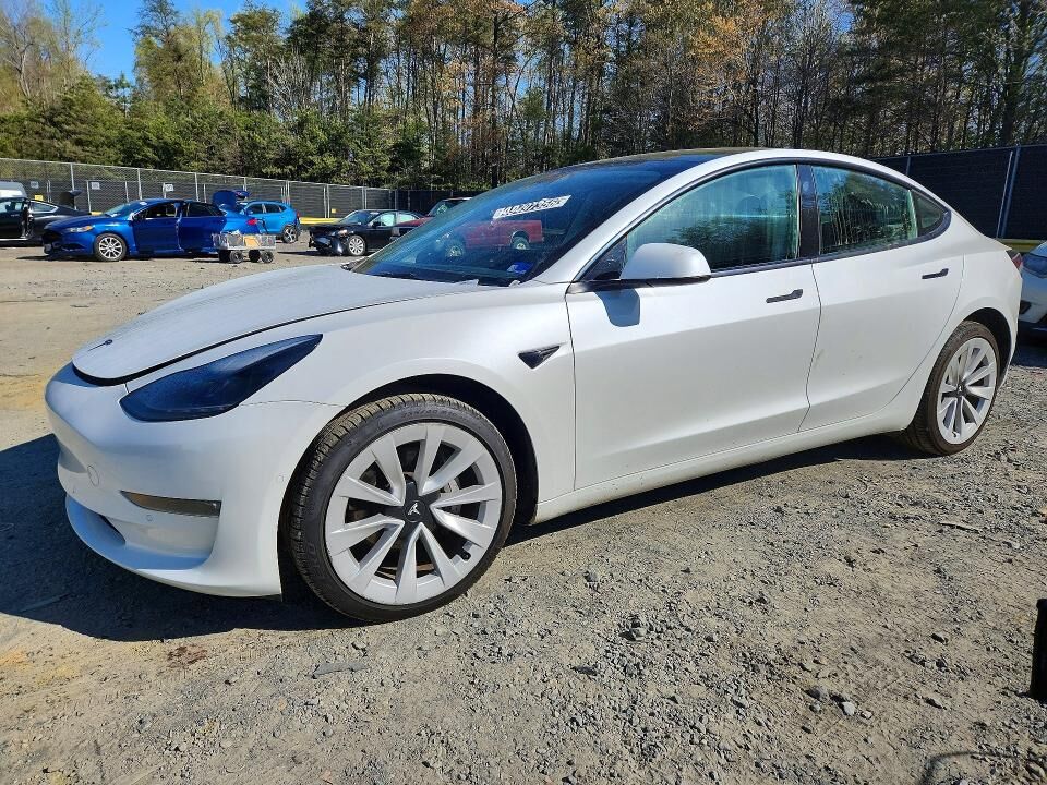 2022 TESLA Model 3
