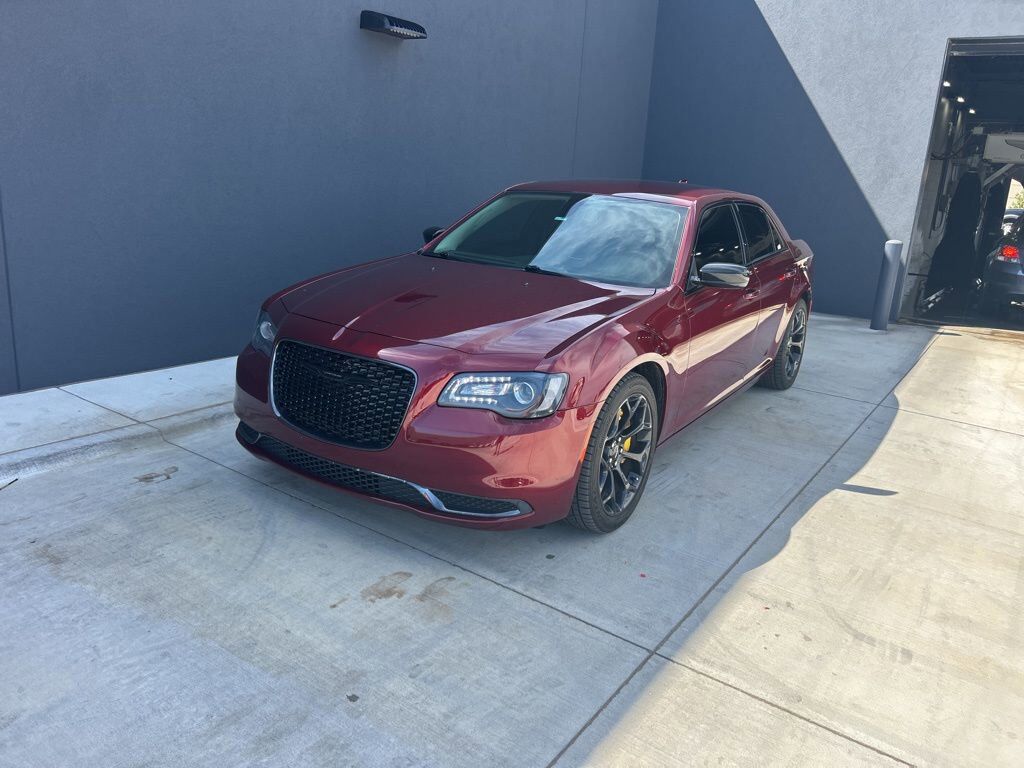 2019 CHRYSLER 300
