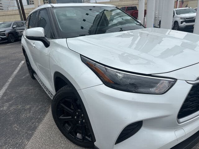 2022 TOYOTA Highlander