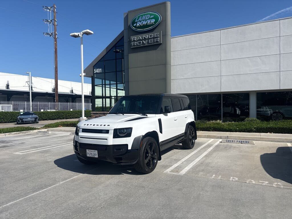 2025 LAND ROVER Defender